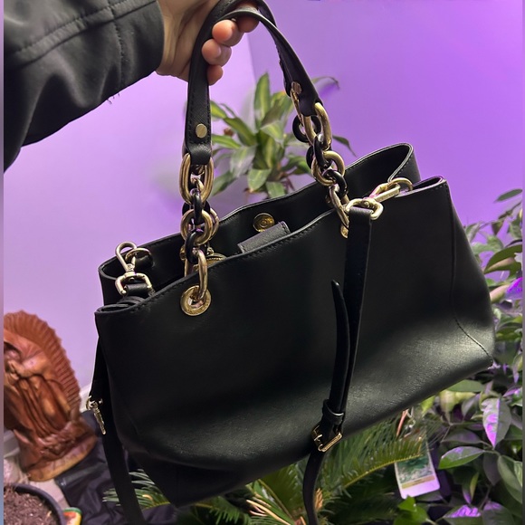 Original Michael Kors bag and wallet included